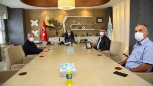 Nilüfer Belediyesi'nden sağlıkçılara 100 bin maske