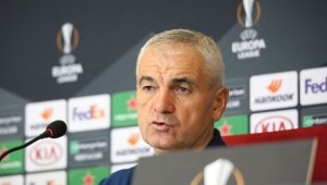 Rıza Çalımbay: Türkiye için oynayacağız