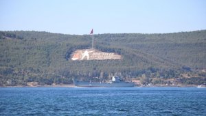 Rus savaş gemisi 'Saratov' Çanakkale Boğazı'ndan geçti