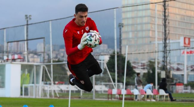 Samsunspor kalecisi Nurullah, geçen sezonu aratıyor