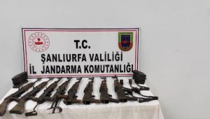 Şanlıurfa'da 8 kalaşnikof ele geçirildi