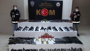 Silah operasyonunda adeta cephanelik ele geçti: 19 gözaltı