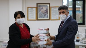 Sivrice'de öğrencilere 10 bin adet maske desteği