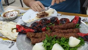 Urfa Kebabı ustaları Adana´ya meydan okudu