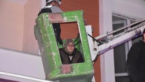 Yangın dehşeti: Dört katlı binada can pazarı