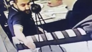 2 bin liralık kulaklığı çaldı, yerine çakma olanı bıraktı