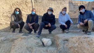 2 bin yıllık rahip heykeli başı bulundu