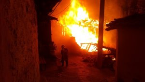 200 yıllık tarih enkaza döndü