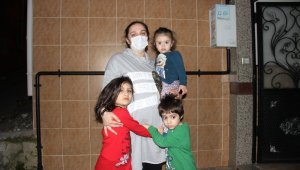 4 çocukla enkazdan kurtuldu, o anları anlattı