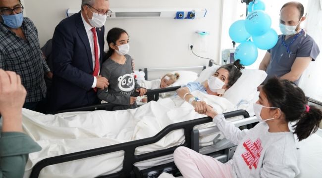 65. saatte enkazdan kurtarılan Elif ve ailesi taburcu