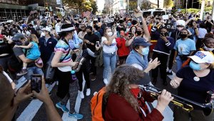 ABD'de Biden destekçileri sokaklara döküldü