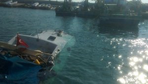 Adana'da batan teknedeki 6 kişiyi balıkçılar kurtardı