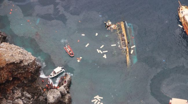 Alanya'da tur teknesi alabora oldu, 1 turist öldü