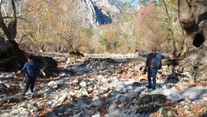 Antalya'da kuraklık nedeniyle Üzümdere Irmağı kurudu