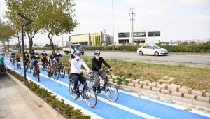 "Aşkınız ayaklar altında gençler"