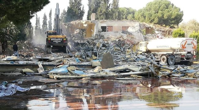 Aydın'ın en eski okulunda yıkım başladı