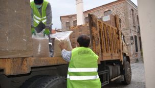Bergama topyekûn depremzedelerin yanında