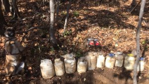 Bitlis'te EYP ve gıda malzemesi ele geçirildi