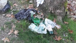 Buldan'da ortalığa atılan çöpler, çirkin manzaraya sebep oldu