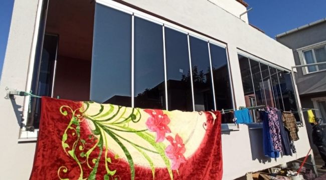 Bursa'da hatalı cam balkon bütün aileyi zehirledi
