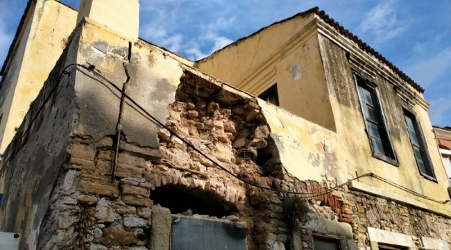 Çeşme'de deprem kesin hasar listeleri askıya çıktı
