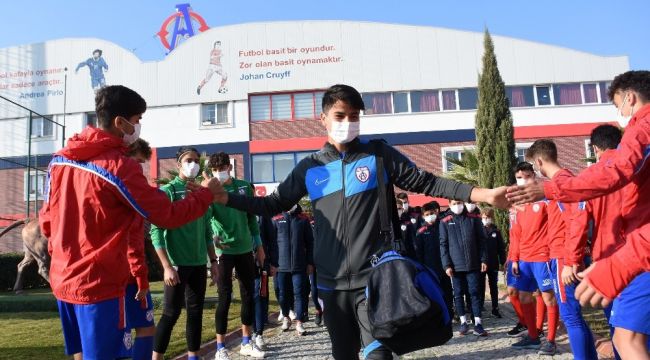 Çocukken geldi, A Milli Takım'a uğurlandı