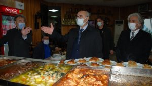 İzmir'de vaka ve vefat sayısı üçe katlandı