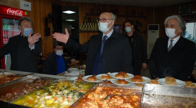 İzmir'de vaka ve vefat sayısı üçe katlandı