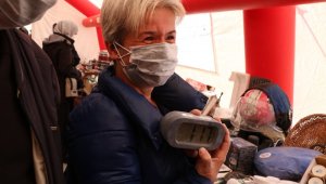 Depremzedeler anılarını arıyor