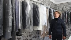 Depremzedelerin eşyaları kuru temizlemecide kaldı