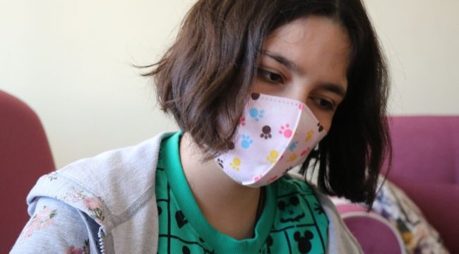 Diyaliz hastası Azra, doktor olup çocukları tedavi etmek istiyor