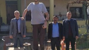 Dünyanın en uzun insanının korona tedavisi bitti