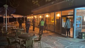 Eğlence düzenlenen otelde virüs tedbirleri unutuldu