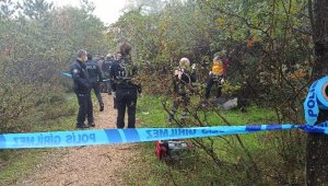 Elinde testere ile ölü bulundu