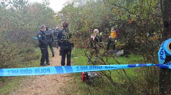 Elinde testere ile ölü bulundu