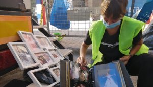 Enkazdan geriye fotoğraflar kaldı