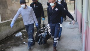 Genç kadın evinde ölü bulundu