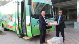 Gezici Kütüphaneye kitap desteği