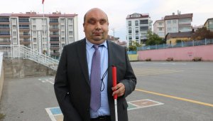 Görme engeli, başarısına engel olamadı