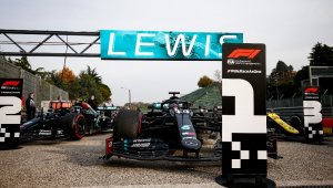 Hamilton kazandı, Mercedes üst üste 7. kez şampiyon oldu