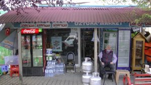 Hayırsever, mahallenin bakkal borcunu veresiye defterini kapattı