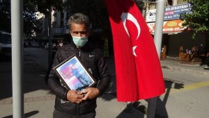 HDP İzmir önünde evlat nöbetine, bir baba daha dahil oldu