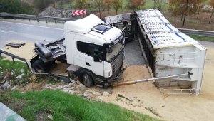 İzmir-Ankara karayolu trafiğe kapandı