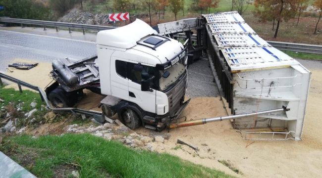 İzmir-Ankara karayolu trafiğe kapandı