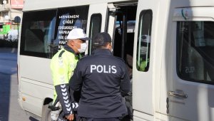 İzmir'de toplu taşıma araçlarında korona denetimi