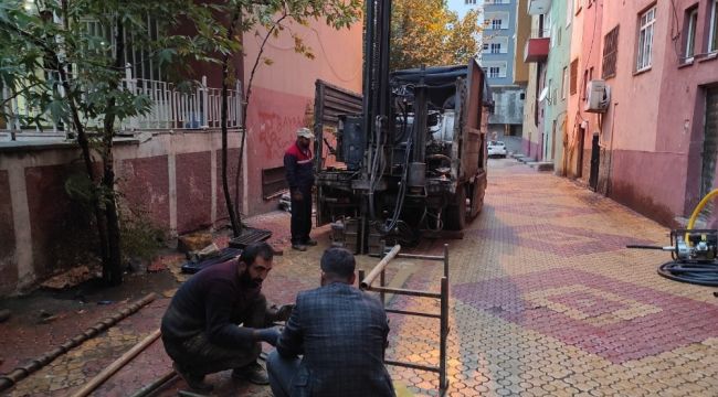 İzmir'de vatandaşlar binalarına sağlamlık testi yaptırıyor
