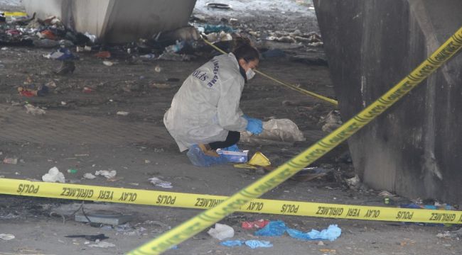 İzmir'de viyadük altında yanmış ceset bulundu