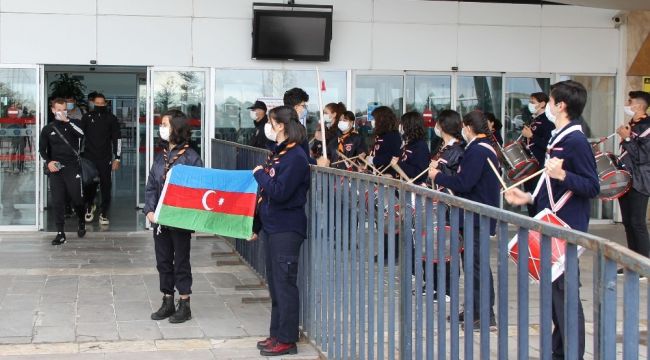 Karabağ, Sivas'ta 'Çırpırdı Karadeniz' türküsüyle karşılandı
