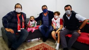 Karşıyaka'dan depremin simgesi Ayda'ya ziyaret