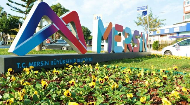 Mersin'de 800 bin çiçek toprakla buluşturulacak